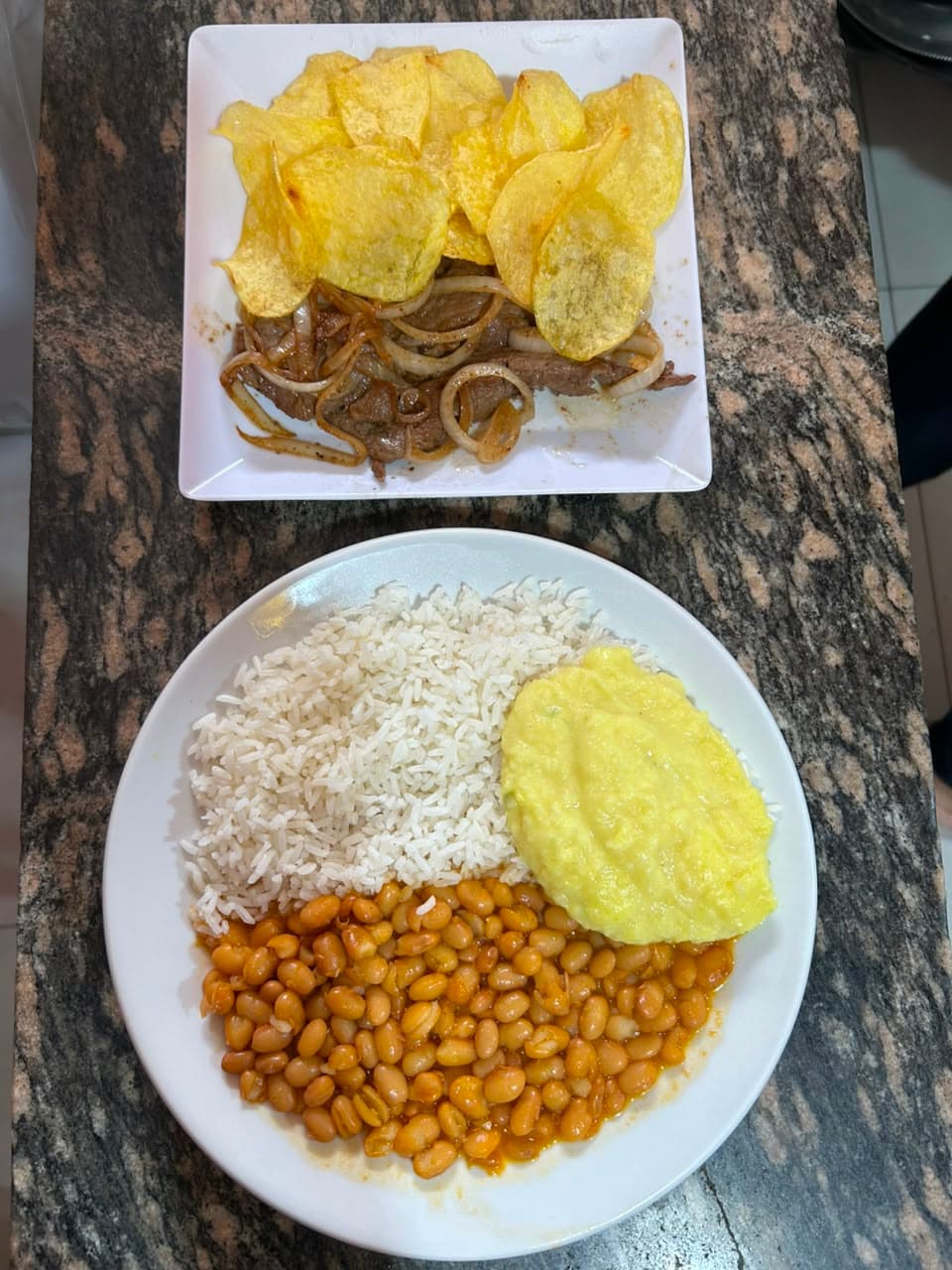 Opção • Bife de boi com fritas